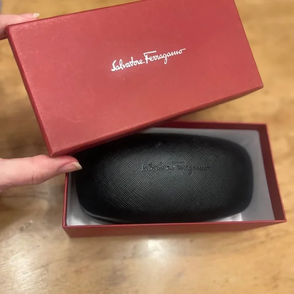 Salvatore Ferragamo SF942S Butterfly Sunglasses in Wine Caramel - Picture 13 of 15